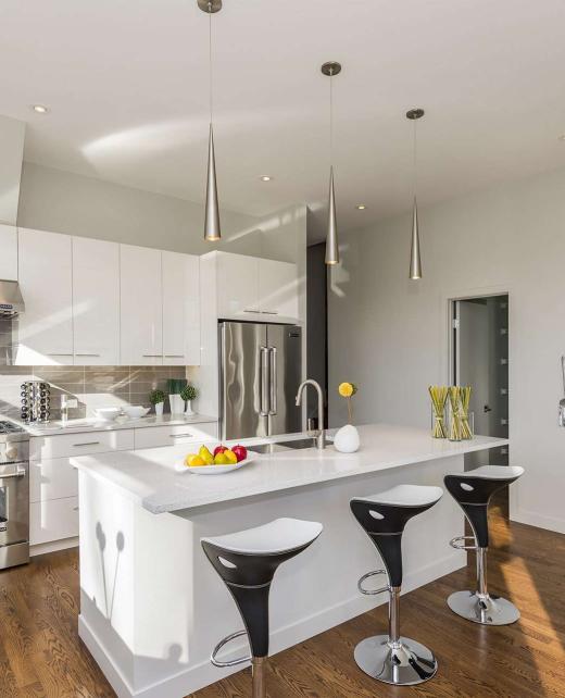 Strahlend saubere Küche nach professioneller Grundreinigung – Ihr Putzdienst für Tübingen, Stuttgart und Reutlingen